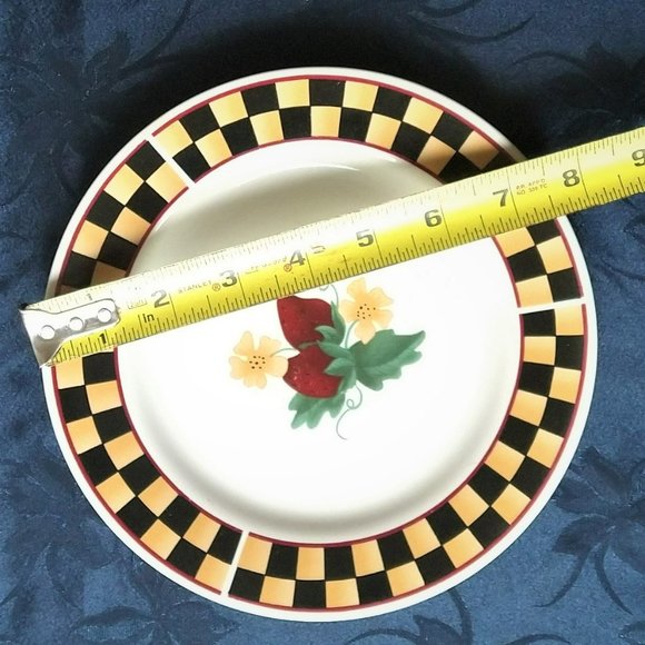 PLATE Majesticware Stoneware Sakura Summer Strawberry 8" 1999 Beck Replacement - Picture 2 of 3